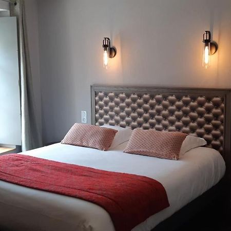 Logis Hotel Le Grand Cerf Ernée المظهر الخارجي الصورة