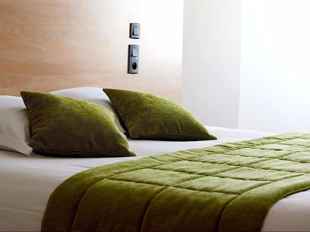 Logis Hotel Le Grand Cerf Ernée المظهر الخارجي الصورة