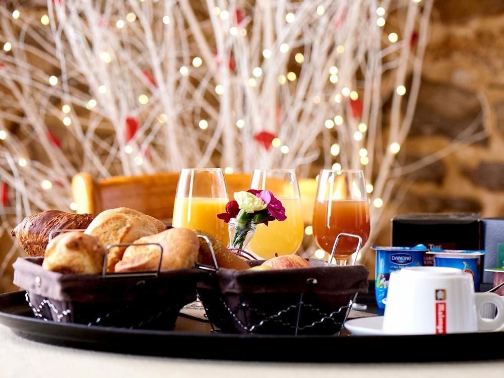 Logis Hotel Le Grand Cerf Ernée المظهر الخارجي الصورة